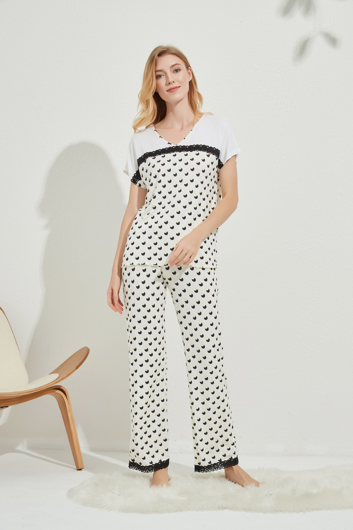 Women's V-neck Lace Decorative Polka Dot Short Sleeve Pajama Suit