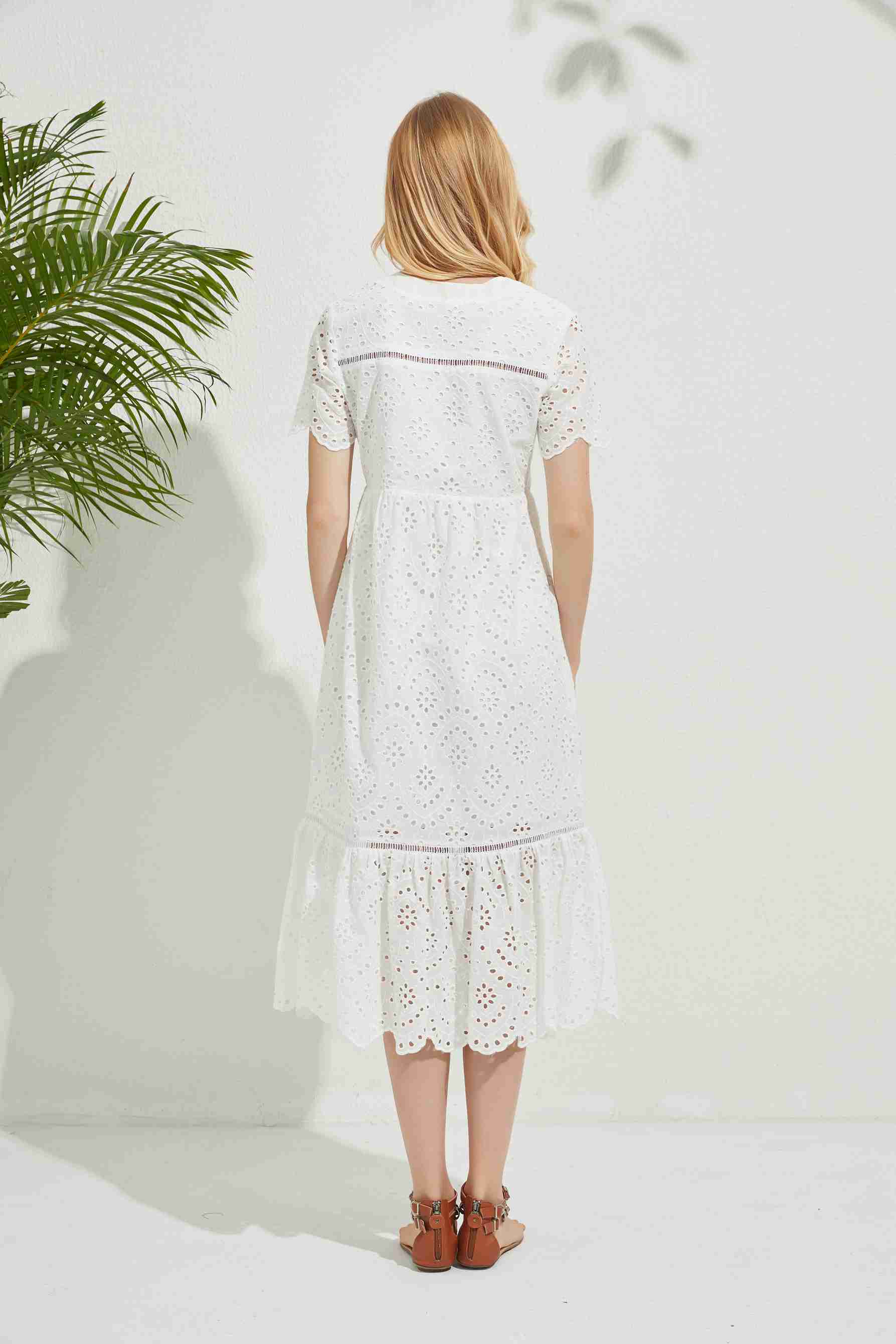 Women's white lace large V-neck hollow splicing Short Sleeve Dress
