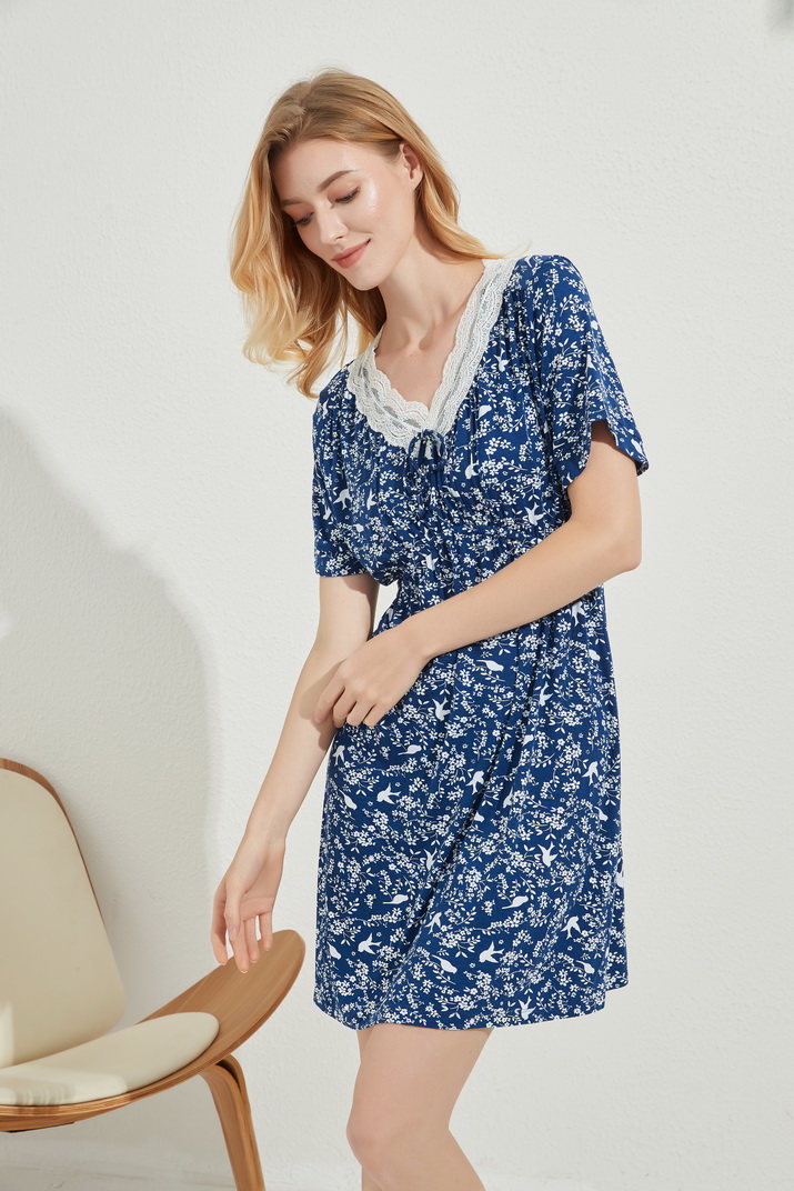 Ladies Knitted Nightdress with All over Printing